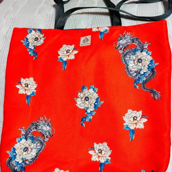 NEW!🌺 Unique shopper - Picture 1 of 5